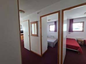 2 makuuhuonetta, vauvan matkasänky, Wi-Fi