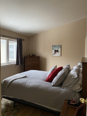 3 soverom, skrivebord, strykejern/-brett og wi-fi