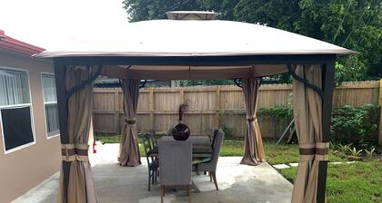 HIDDEN GEM! 5BR/3B family-friendly and laundry