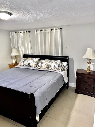 HIDDEN GEM! 5BR/3B family-friendly and laundry