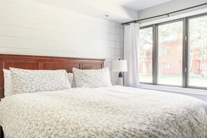 4 habitaciones, escritorio, tabla de planchar con plancha y wifi gratis 