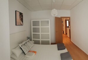 3 habitaciones, tabla de planchar con plancha y wifi gratis 