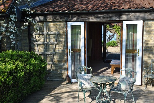 The Byre lovely stone barn in rural location on the Somerset and Dorset Border