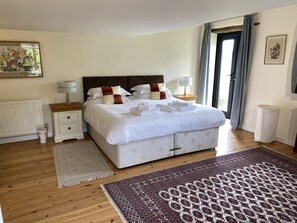 1 bedroom, iron/ironing board, travel cot, free WiFi
