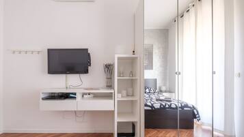 1 chambre, fer et planche Ă repasser, Wi-Fi gratuit, draps fournis