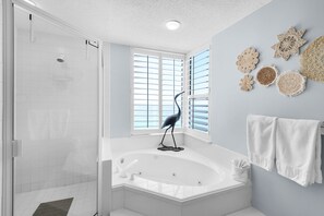 Shower, jetted bath, hair dryer, towels - Beach Colony East 14C- 3BD Gulf Front w/Beach Chair Service & Onsite Mgmt (Navarre Beach)