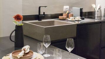 Deluxe-Apartment | Eigene Küche | Kühlschrank, Herdplatte, Espressomaschine