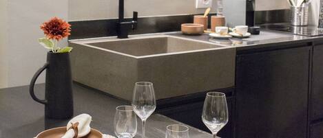 豪華公寓 | 私人廚房 | 電冰箱、爐台、義式濃縮咖啡機、咖啡機/沖茶器