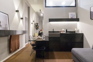 Deluxe Apartment | Private kitchen | Fridge, stovetop, espresso maker, coffee/tea maker - Suite Vogue Loft 9 (Alessandria)