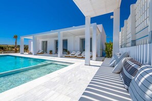 Villa – exclusive, 3 soverom, privat basseng, strandutsikt | Terrasse/patio