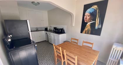 Entire Studio Apartment - Climate Pledge Arena & Space Needle