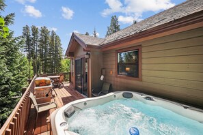 Terrace/patio - Experience mountain living at 'Above it All' in Breckenridge, a cozy 3-bedroom retreat! (Breckenridge)