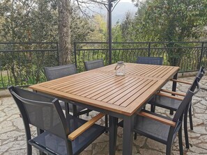 Outdoor dining - Nature Villa "L'Albera" - Garden & Jacuzzi - Mountain View - 5min from the beaches - Argelès-sur-Mer (Argelès-sur-Mer)