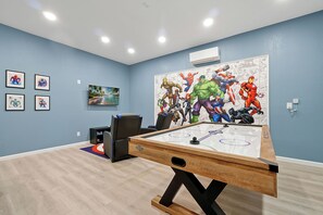 Spielezimmer
