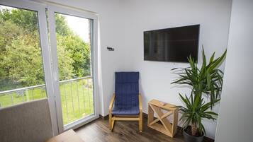 Smart-TV, Kamin, Tischtennisplatte