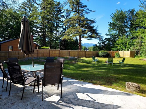 Ski + hike White Mt, walk to Brewery and downtown. Close to Loon and Ice Castle.