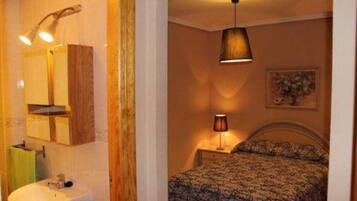 3 chambres, fer et planche Ă  repasser, Wi-Fi gratuit, draps fournis