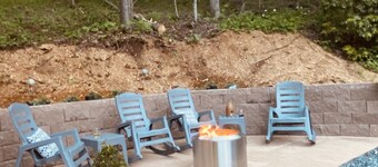 Walking distance to downtown/beautiful mountain views.