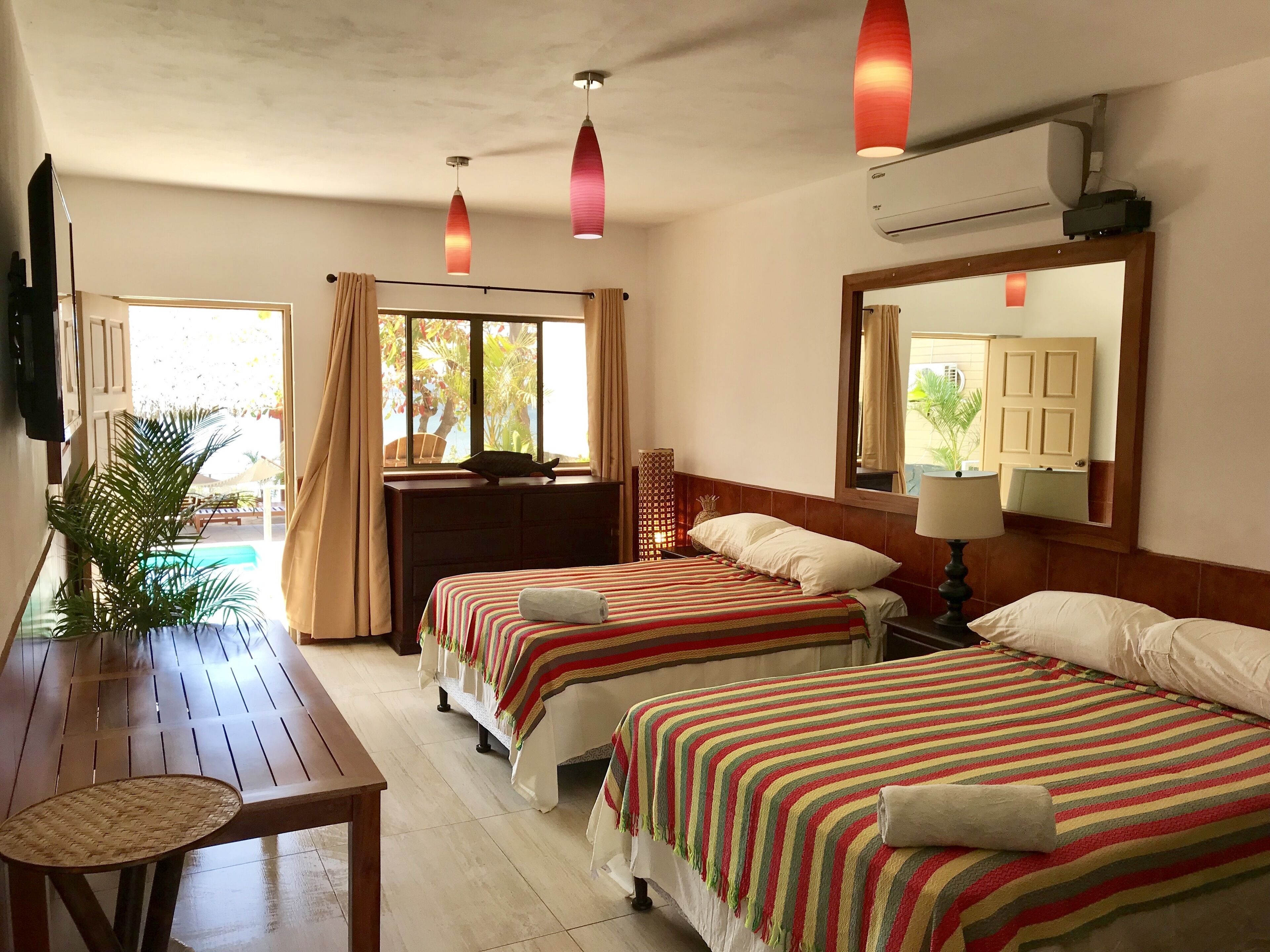 7 habitaciones, wifi y ropa de cama 