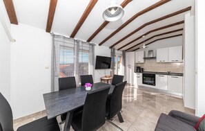 Fridge, stovetop, coffee/tea maker