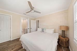 3 bedrooms, iron/ironing board, free WiFi, bed sheets - Pet Friendly House three minute walk to Beach! (Panama City Beach)