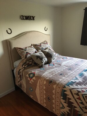 2 dormitorios, escritorio, wifi gratis y ropa de cama