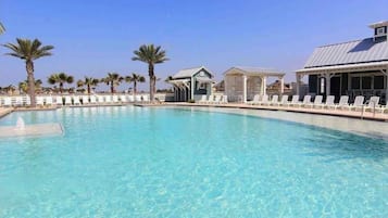 屋外プール、温水プール