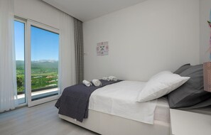 4 Schlafzimmer, Zimmersafe, Reisekinderbett, kostenloses WLAN