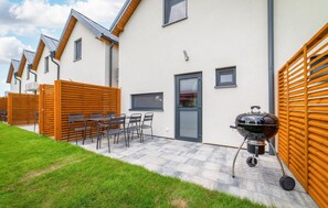 Outdoor dining - Stunning home in Rewal with WiFi (Rewal)