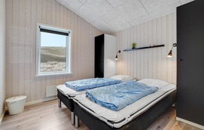 3 bedrooms, travel crib, free WiFi