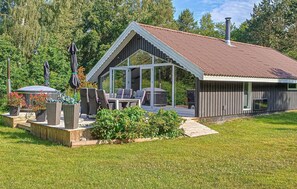 Outdoor dining - 2 bedroom amazing home in Hadsund (Hadsund)