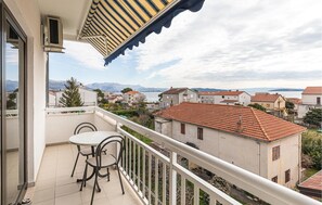 Outdoor dining - Beautiful apartment in Kastel Stafilic with WiFi (Kastel Stafilic)