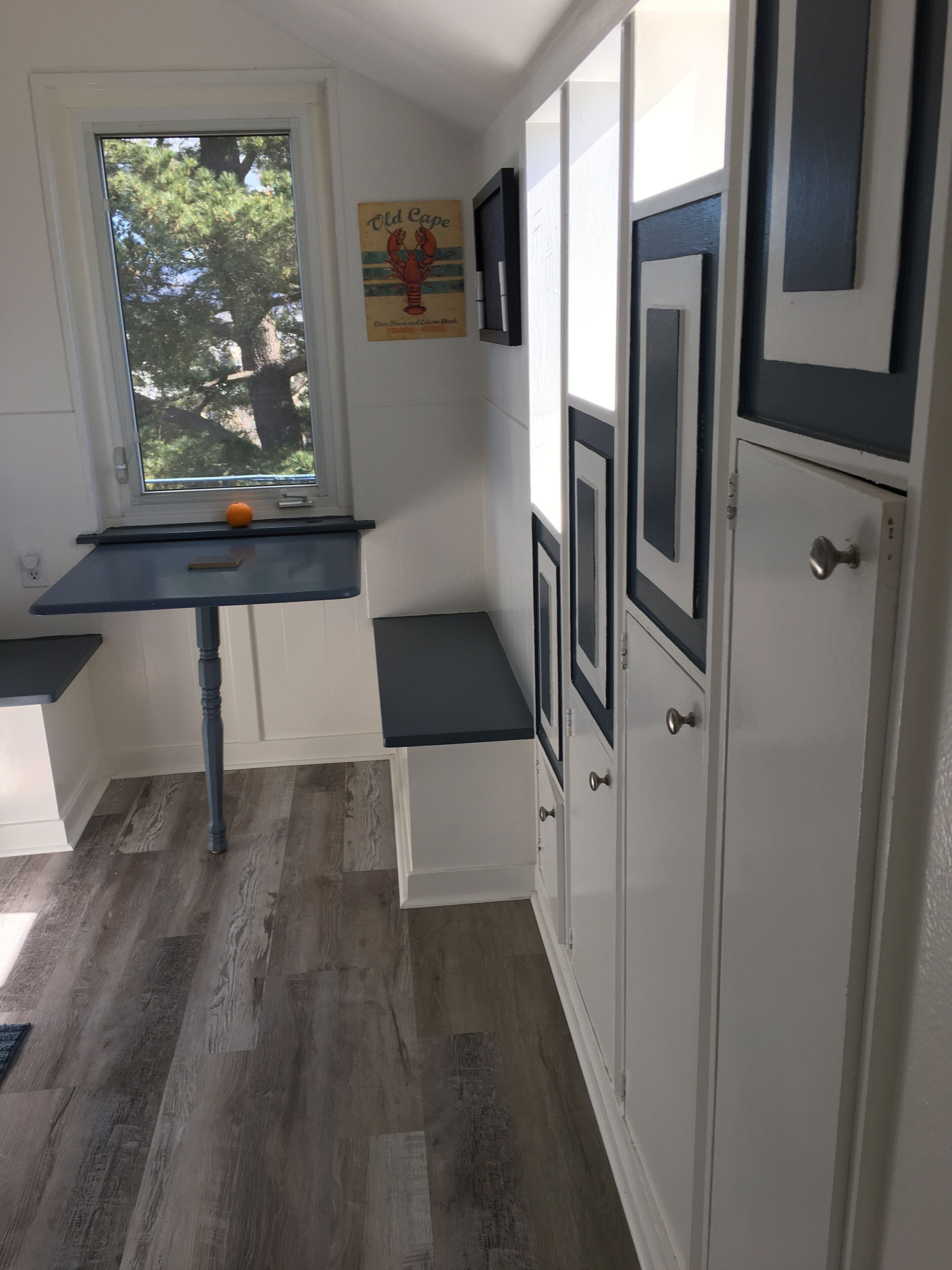 Kitchen table and seating area
