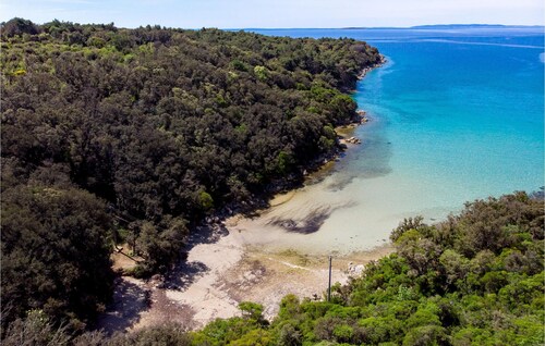 Stunning home in Kampor