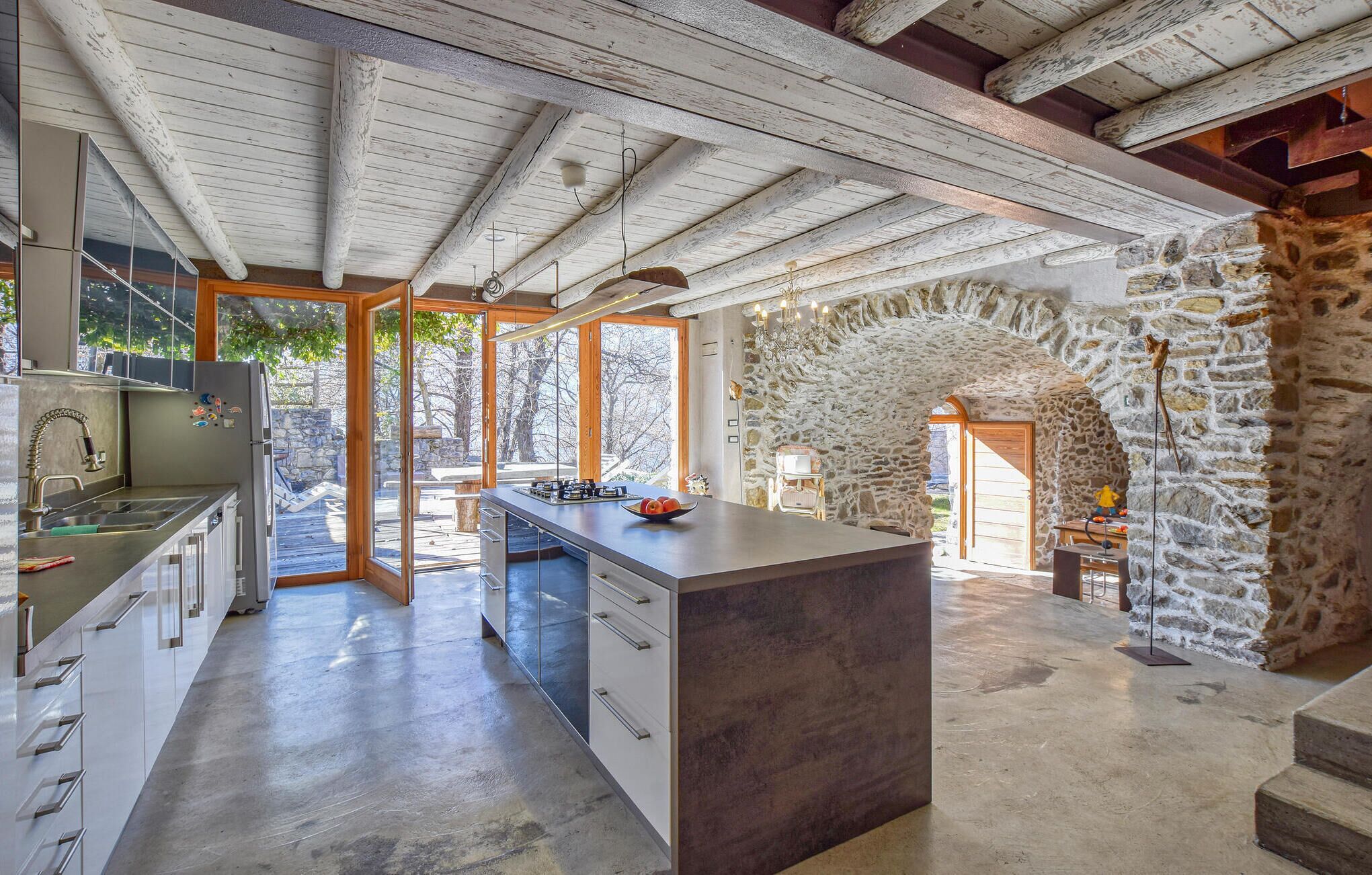 Frigorífic, placa de cuina i rentaplats 