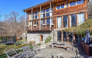 屋外ダイニングエリア