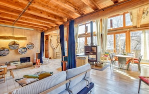 TV, fireplace, DVD player, stereo