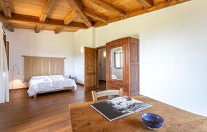 4 bedrooms, free WiFi