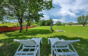 Property grounds - Stunning home in Muntic (Muntic)