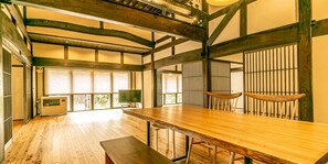 Traditional-Haus, Nichtraucher (Private Vacation) | Essbereich im Zimmer