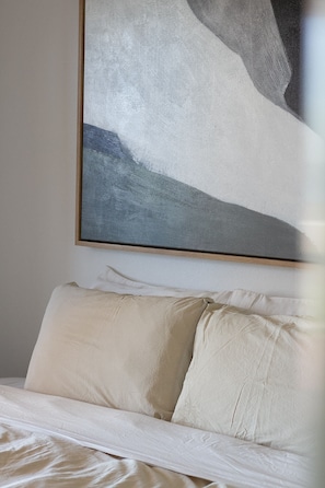 3 chambres, fer et planche à repasser, draps fournis