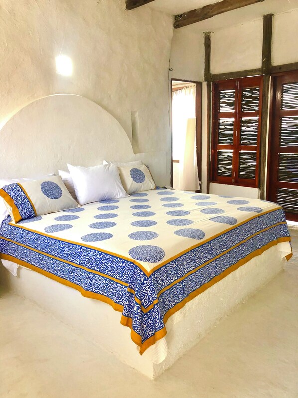 3 bedrooms, desk, free WiFi, bed sheets