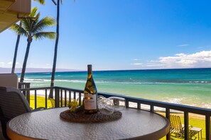 Outdoor dining - Ocean views from your living room (Lahaina)