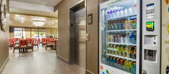 Comfort Inn Ottawa - Superior Queen Suite with Two Queen Beds - Non Smoking