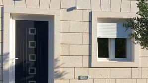 شقة (Two Bedroom Apartment with Terrace(A1) | منظر من الجو على ارتفاع عالٍ