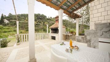 Apartment (One Bedroom Apartment) | Terrace/patio