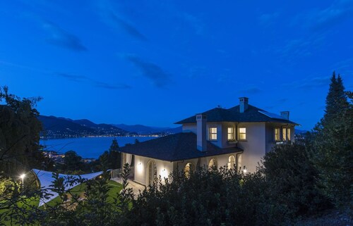 Private villa for your luxury holidays at Lake Maggiore