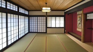 ハウス 禁煙 | 3 室のベッドルーム、デスク、WiFi (無料)、ベッドシーツ