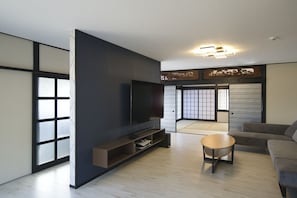 House, Non Smoking | Living area | Flat-screen TV, Netflix, streaming services