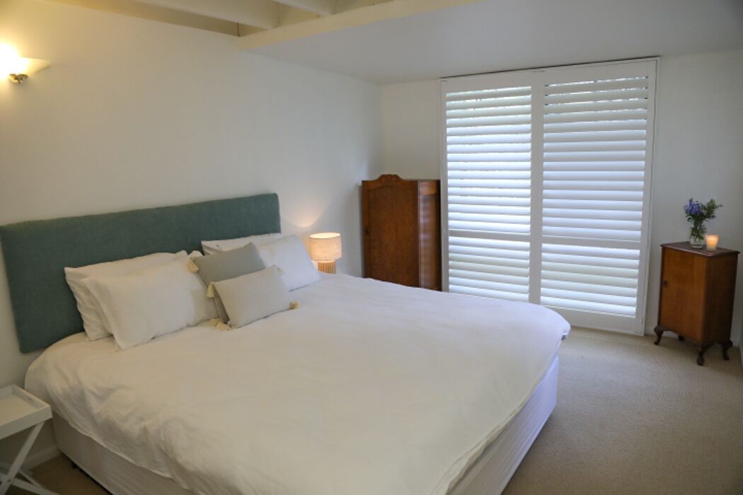 3 bedrooms, iron/ironing board, bed sheets